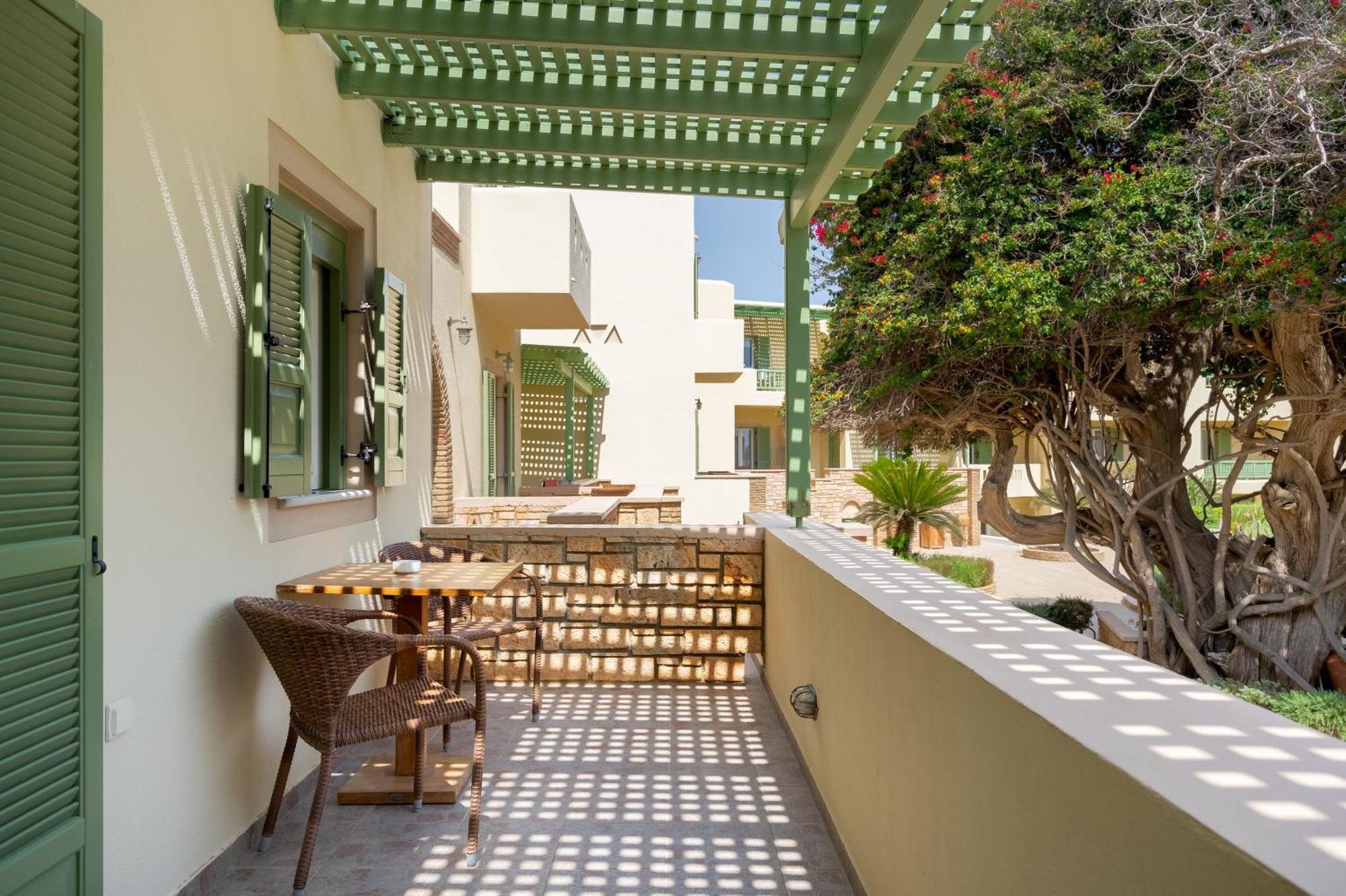אליקו ביץ' Finikas Hotel מראה חיצוני תמונה
